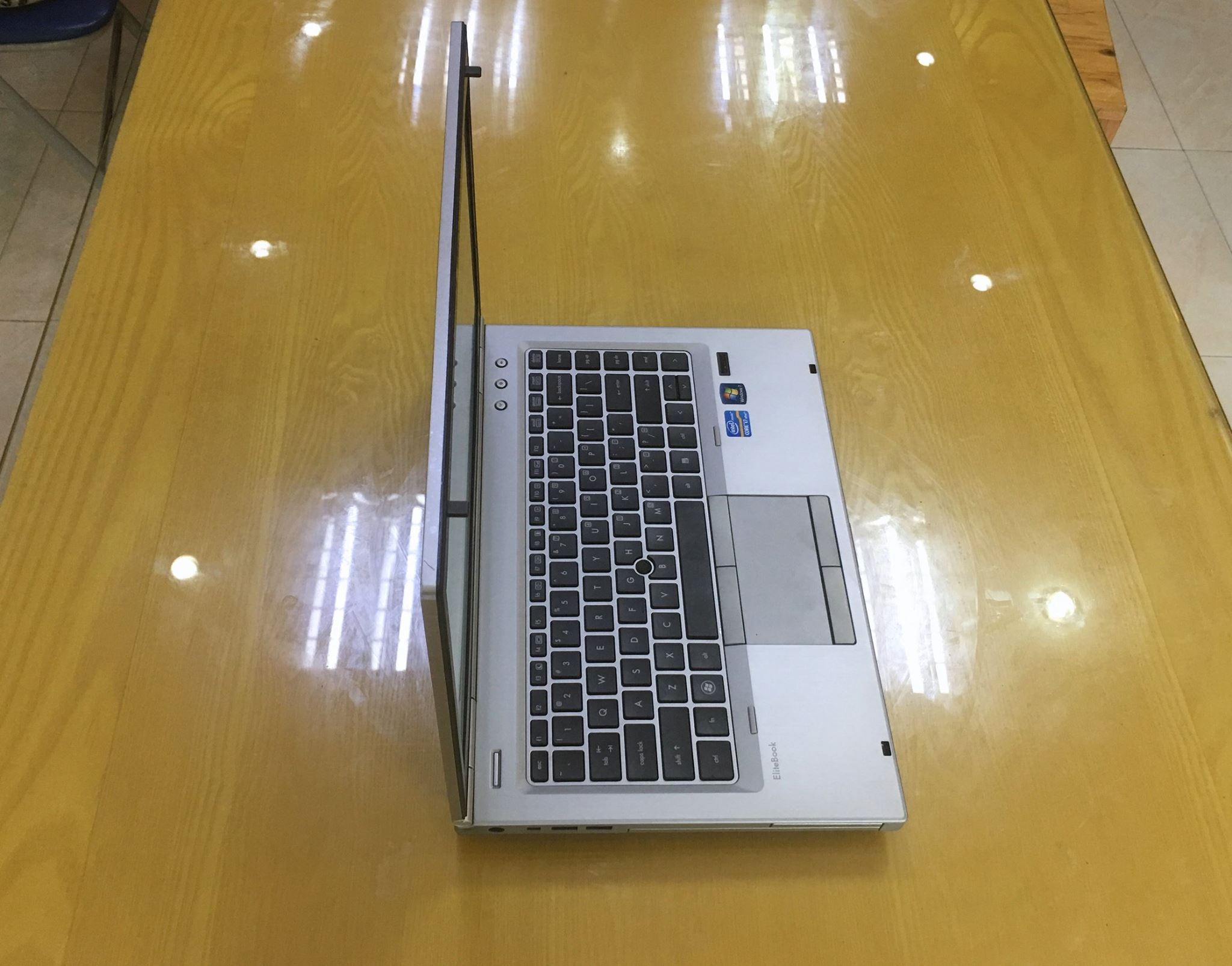 Laptop HP Elitbook 8460P i7-7.jpg